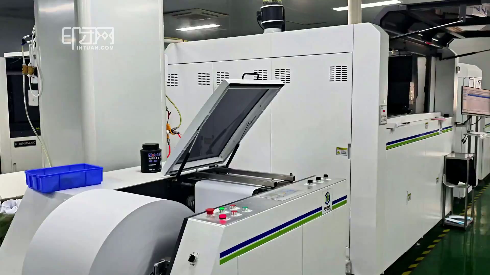 单黑数码轮转印刷机封面